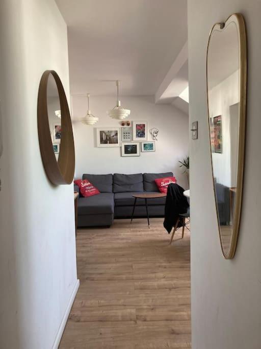 Apartament Artistic Flat With Entresol - 5' Market Square - By Upstairs *